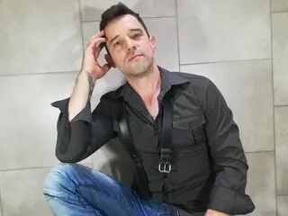 Porn DeonEllis